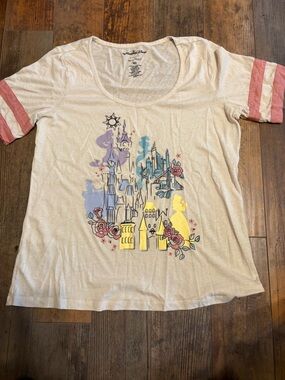 Women’s Walt Disney Princess short sleeve shirt size medium